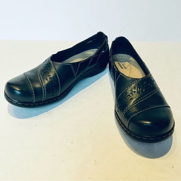 Clarks Collection Women's Slip On Leather Loafers Dark Blue Size 8.5M - Picture 1 of 9